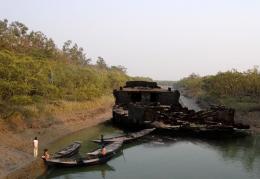 Old ships are an environmental